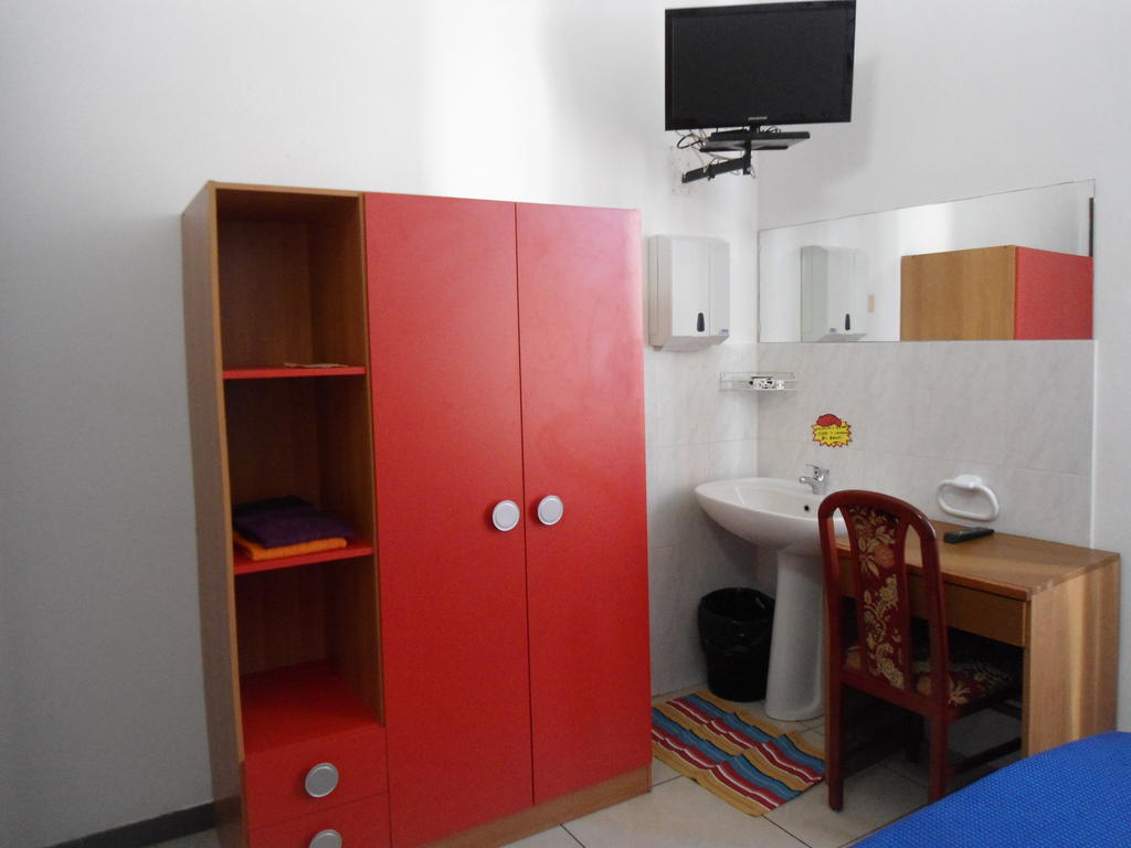 Hotel Houston - Esclusivamente Turistica - Not For Business Or Workers Livorno