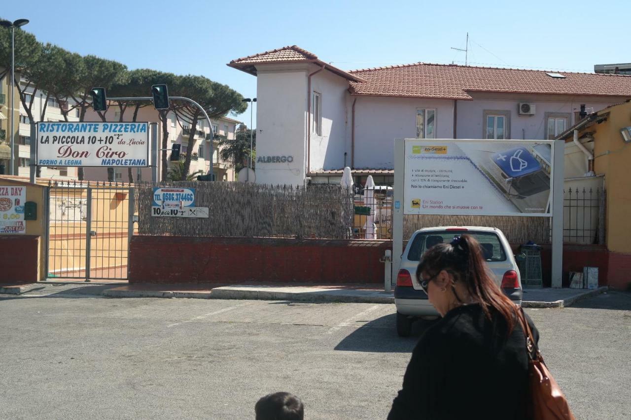 Houston - Esclusivamente Turistica - Not For Business Or Workers Hotel Livorno