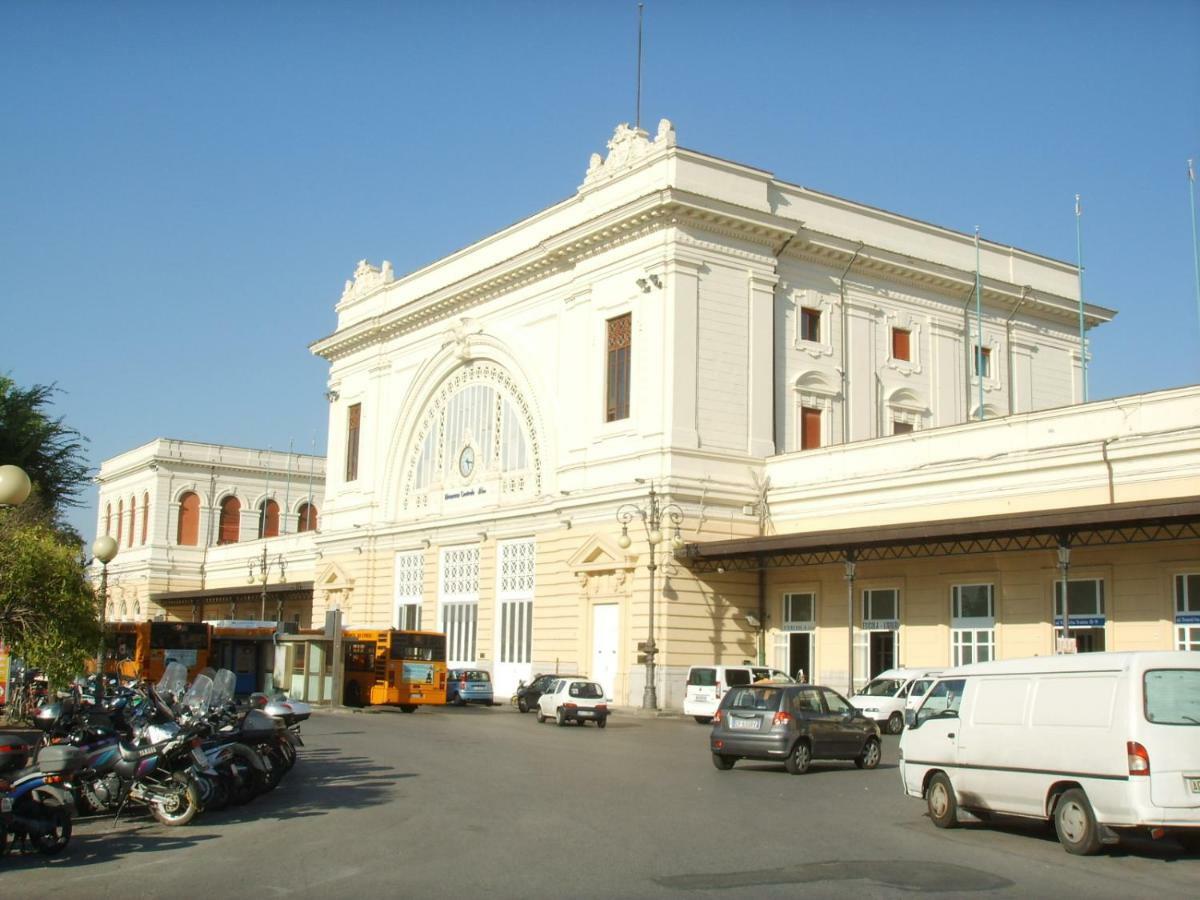 Houston - Esclusivamente Turistica - Not For Business Or Workers Hotel Livorno