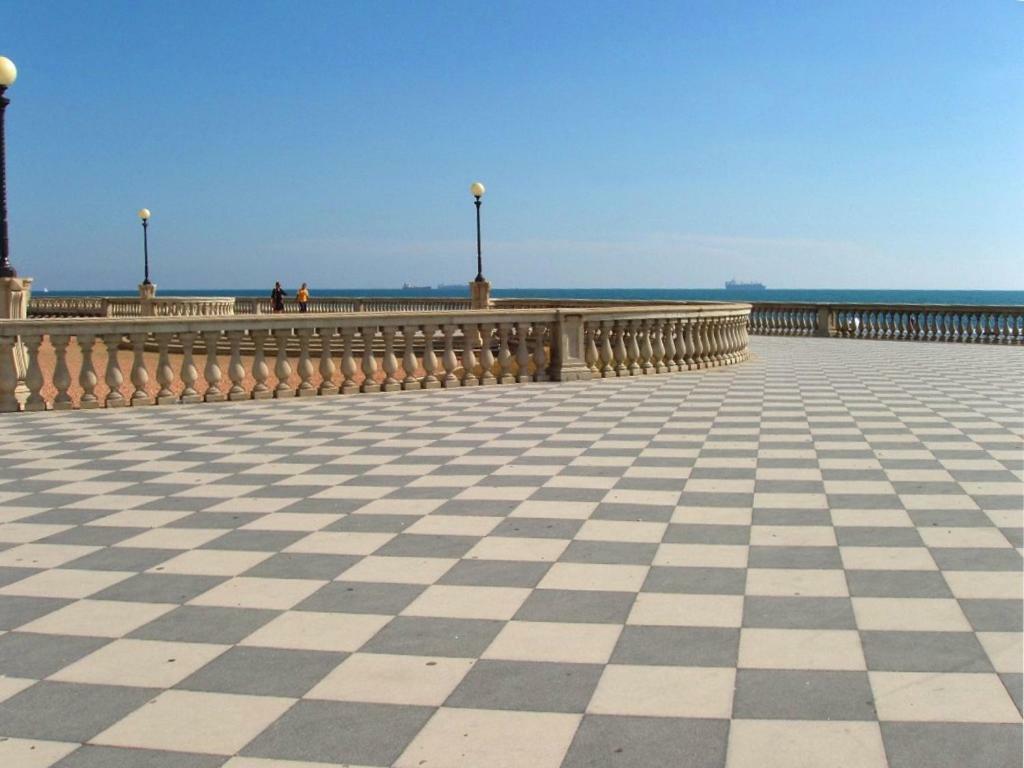 Houston - Esclusivamente Turistica - Not For Business Or Workers Hotel Livorno
