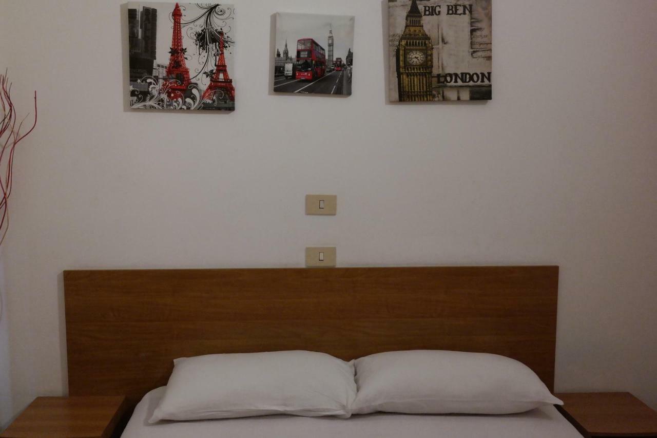 Hotel Houston - Esclusivamente Turistica - Not For Business Or Workers