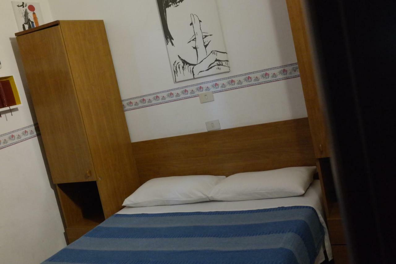 Hotel Houston - Esclusivamente Turistica - Not For Business Or Workers