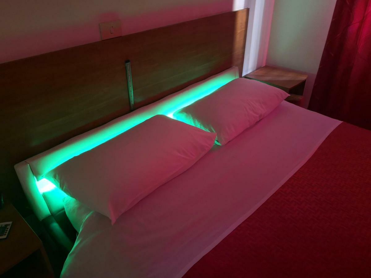 Houston - Esclusivamente Turistica - Not For Business Or Workers Hotel *