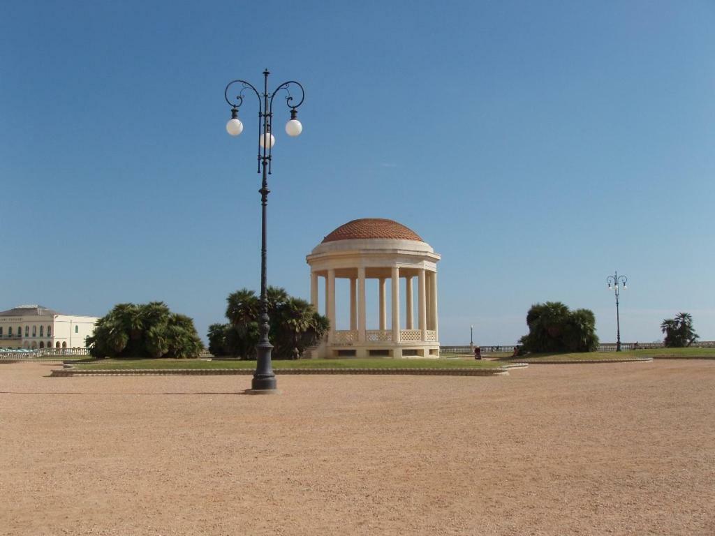 Houston - Esclusivamente Turistica - Not For Business Or Workers * Livorno