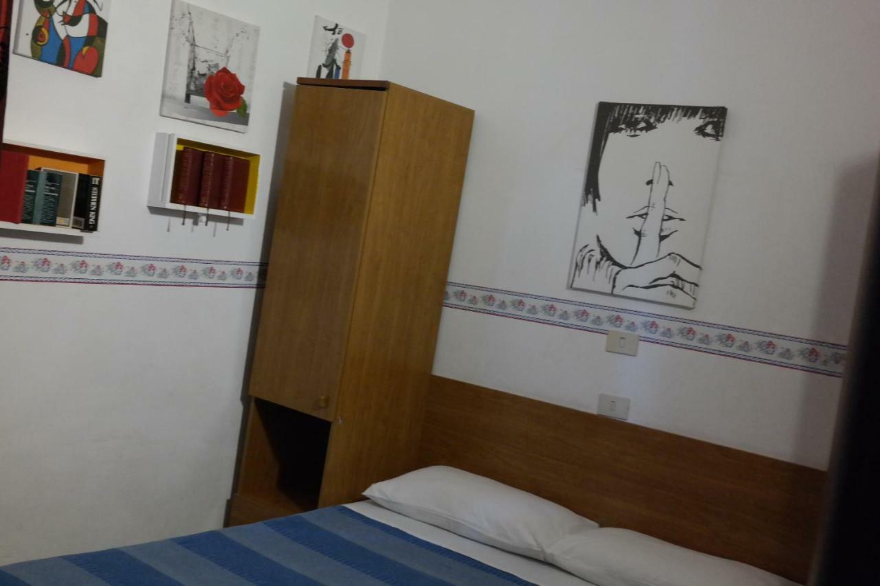 Houston - Esclusivamente Turistica - Not For Business Or Workers * Livorno