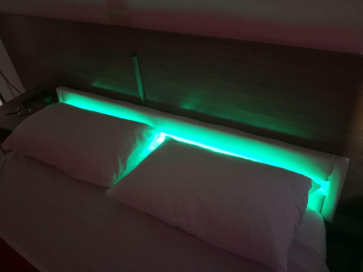Hotel Houston - Esclusivamente Turistica - Not For Business Or Workers *