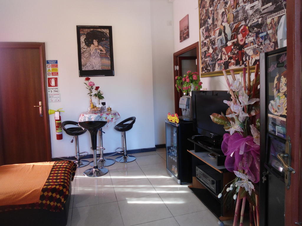 Hotel Houston - Esclusivamente Turistica - Not For Business Or Workers