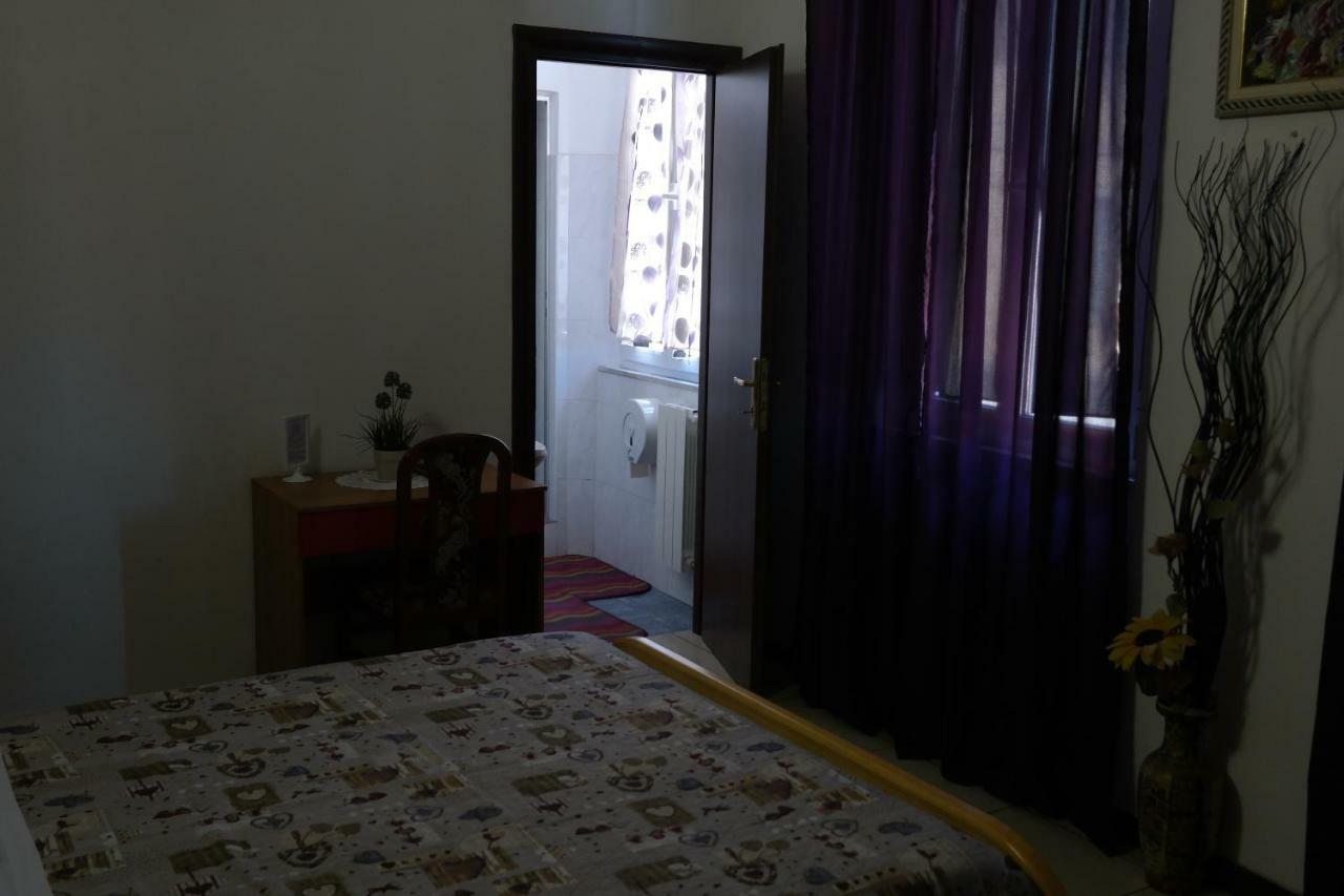 Houston - Esclusivamente Turistica - Not For Business Or Workers Hotel Livorno